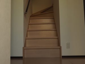 所沢上安松新築戸建て住宅の階段画像