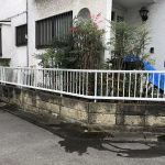 鶴ヶ島市フェンス工事が完了した画像です。白いアルミフェンスを取り付けました。